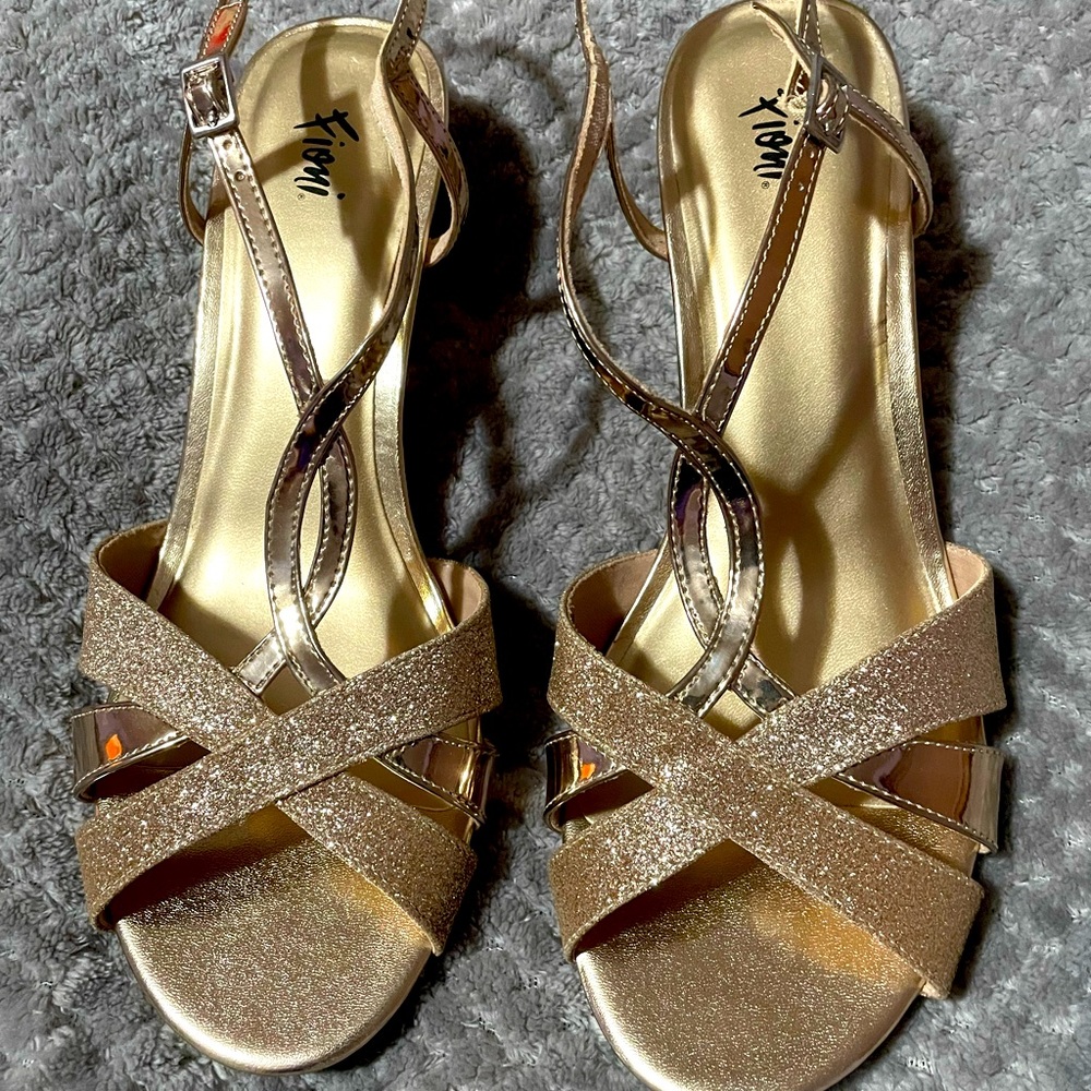 NW/OT Gold Fioni wedges, size 12 wide